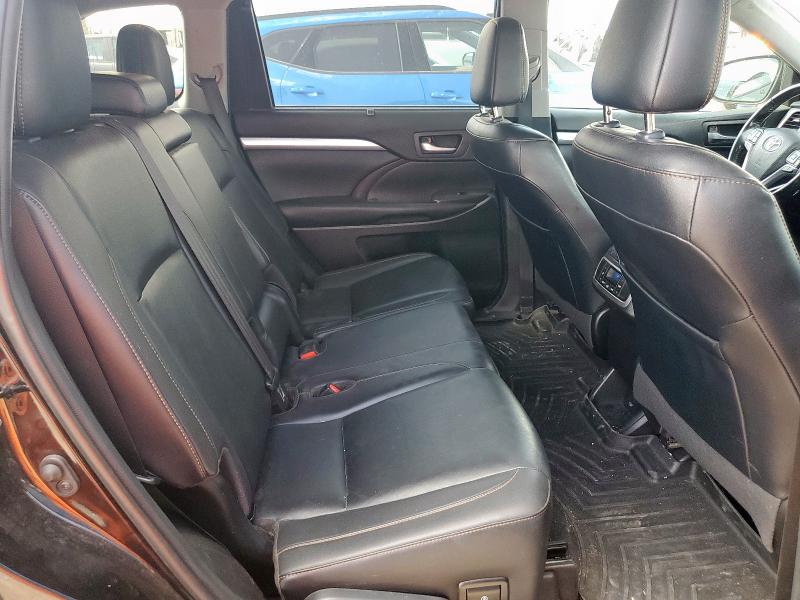 Photo 11 from auction – 2019 TOYOTA HIGHLANDER with VIN 5TDJZRFH4KS591199