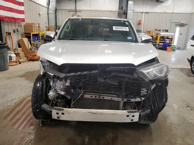 Photo 5 from auction – 2020 TOYOTA 4RUNNER SR with VIN JTEBU5JR9L5814271