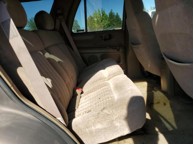 Photo 11 from auction – 1998 CHEVROLET BLAZER with VIN 1GNDT13W4W2133251