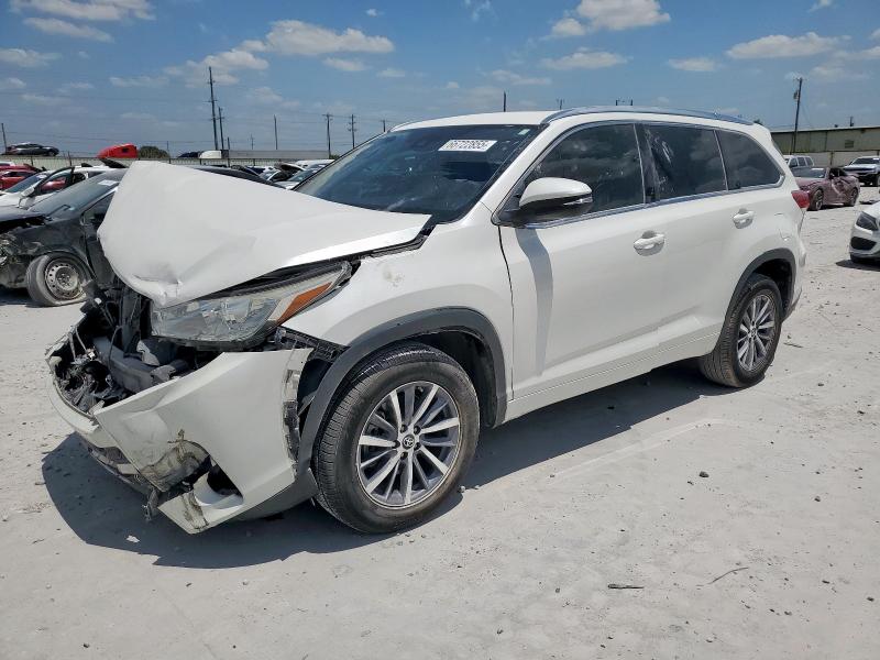 TOYOTA HIGHLANDER 2018 with VIN 5TDKZRFH9JS529123 - Photo from auction