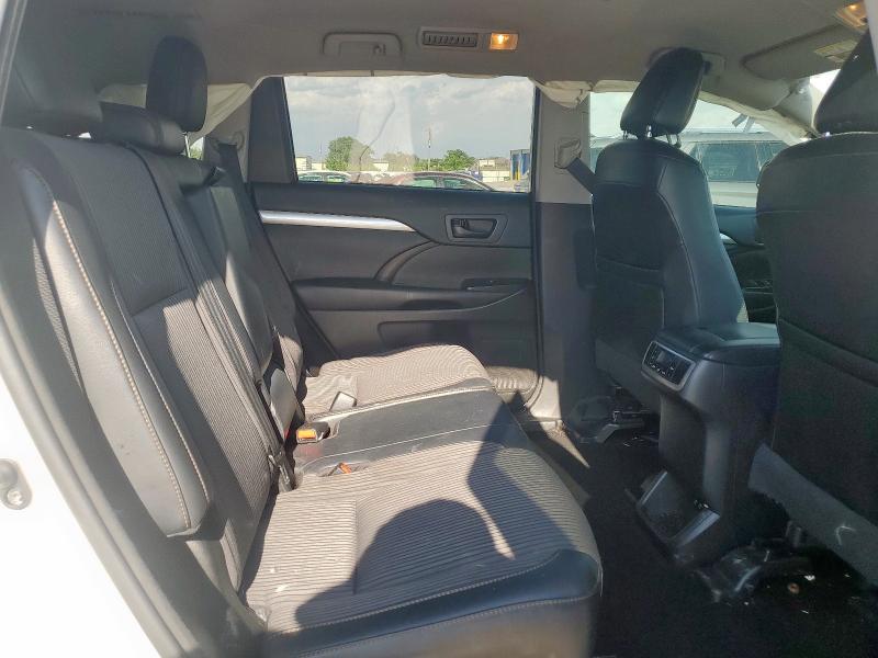 Photo 11 from auction – 2018 TOYOTA HIGHLANDER with VIN 5TDZZRFH9JS239950