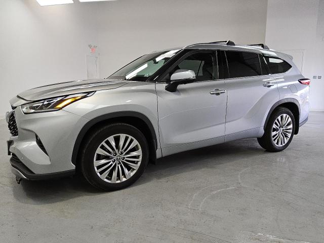 TOYOTA HIGHLANDER 2023 with VIN 5TDKDRBH5PS518617 - Photo from auction