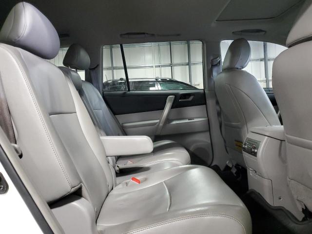Photo 11 from auction – 2013 TOYOTA HIGHLANDER with VIN 5TDBK3EH6DS214173