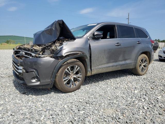 TOYOTA HIGHLANDER 2018 with VIN 5TDZZRFH8JS242872 - Photo from auction