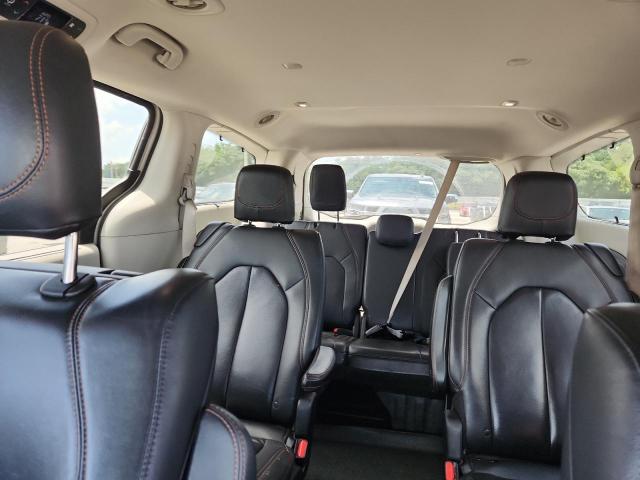 Photo 10 from auction – 2017 CHRYSLER PACIFICA T with VIN 2C4RC1EG8HR584823