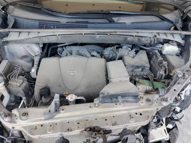 Photo 12 from auction – 2018 TOYOTA HIGHLANDER with VIN 5TDJZRFH8JS865518