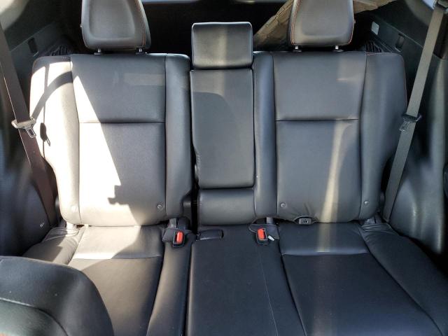 Photo 10 from auction – 2016 TOYOTA RAV4 SE with VIN JTMJFREV4GJ103518