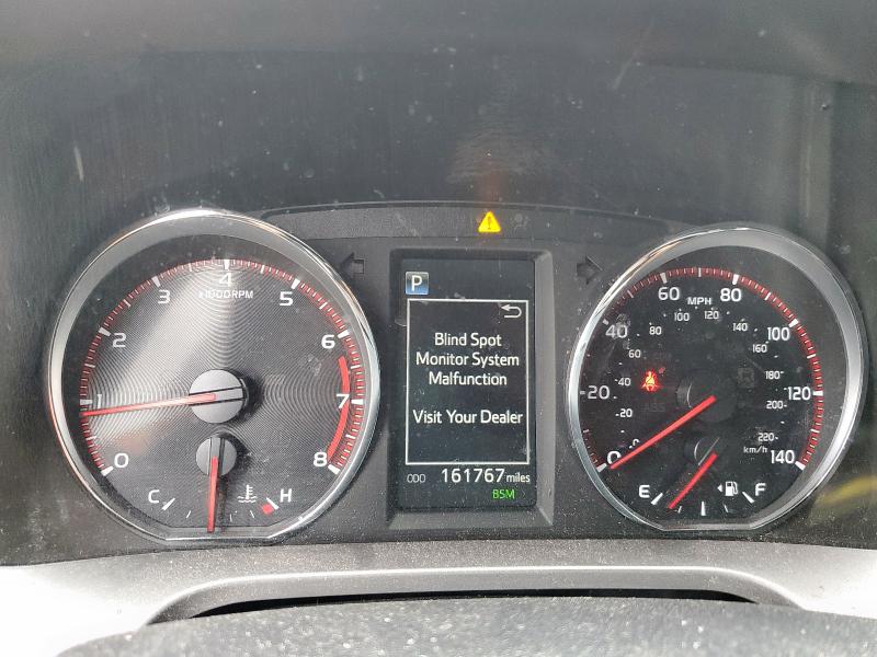 Photo 9 from auction – 2016 TOYOTA RAV4 SE with VIN JTMNFREV5GJ076721