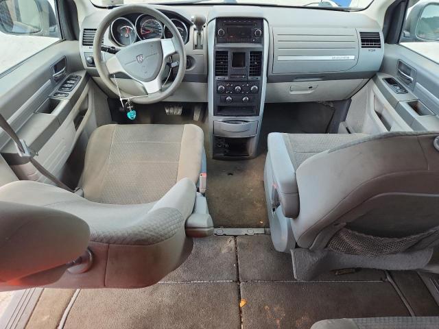Photo 8 from auction – 2010 DODGE GRAND CARAVAN SE with VIN 2D4RN4DE5AR362549