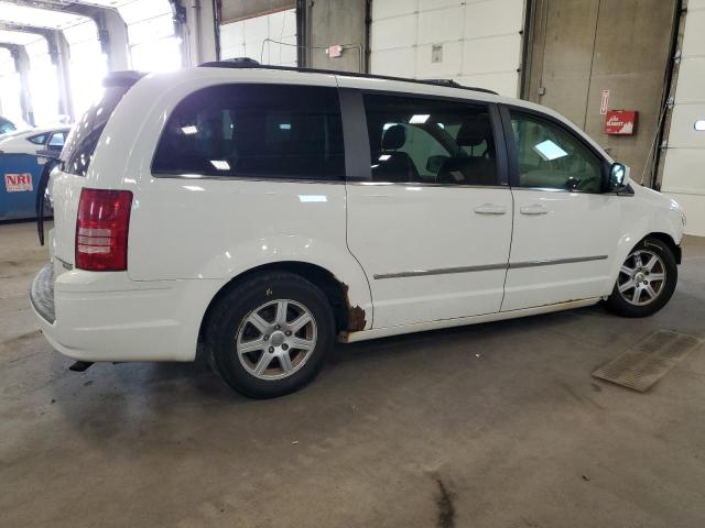 Photo 3 from auction – 2010 CHRYSLER TOWN & COU with VIN 2A4RR5D12AR136354