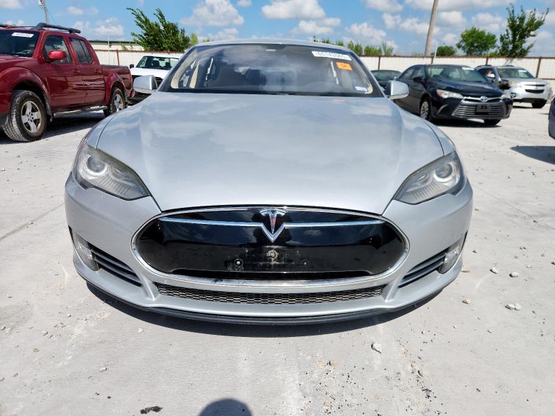 Photo 5 from auction – 2013 TESLA MODEL S with VIN 5YJSA1CG5DFP03704