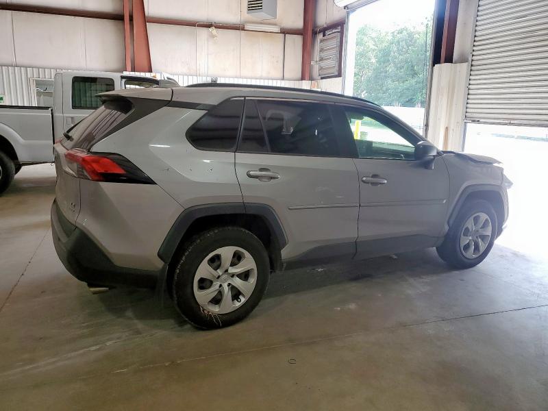 Photo 3 from auction – 2020 TOYOTA RAV4 LE with VIN JTMF1RFV9LD060614