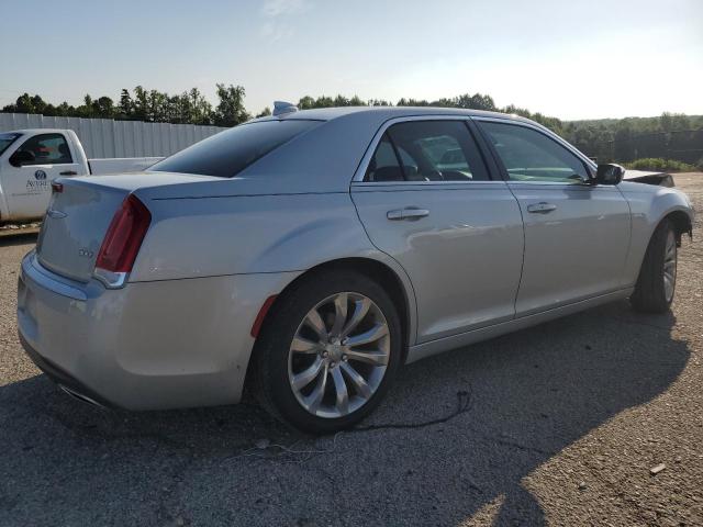 Photo 3 from auction – 2019 CHRYSLER 300 TOURIN with VIN 2C3CCAAG0KH590970