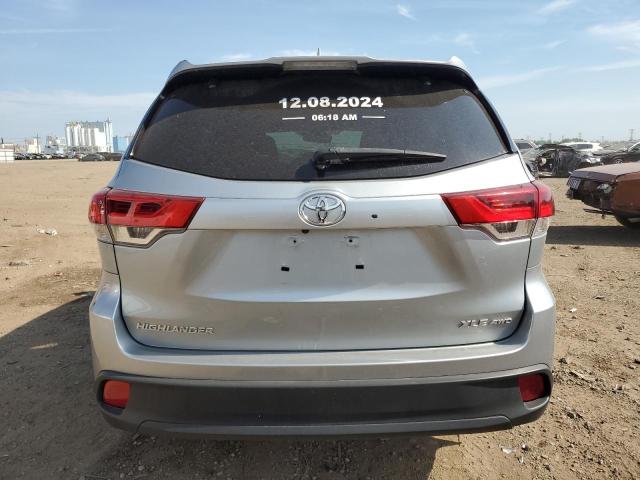 Photo 6 from auction – 2019 TOYOTA HIGHLANDER with VIN 5TDJZRFH5KS917124