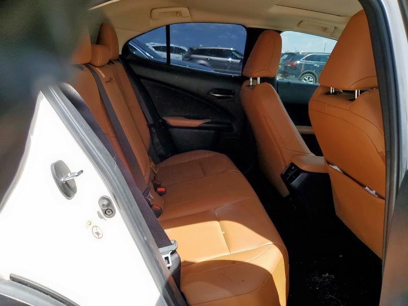 Photo 11 from auction – 2019 LEXUS UX 200 with VIN JTHY3JBH8K2004628