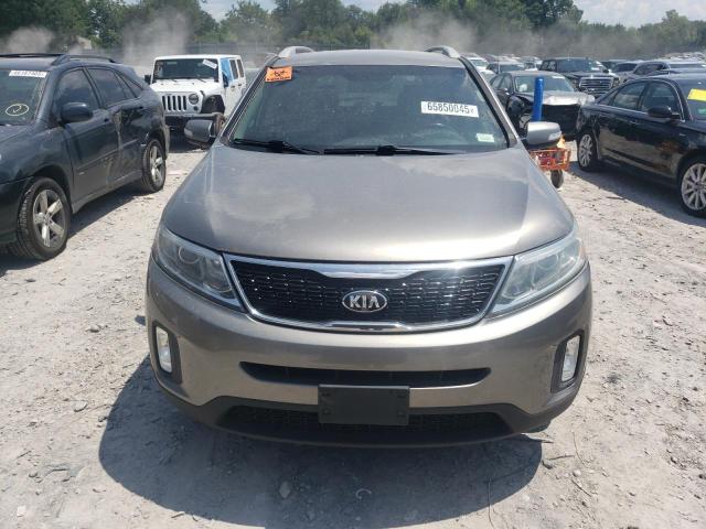 Photo 5 from auction – 2015 KIA SORENTO LX with VIN 5XYKTCA62FG603054