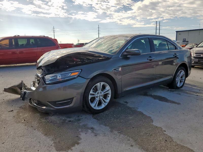 FORD TAURUS SEL 2018 with VIN 1FAHP2E85JG136776 - Photo from auction