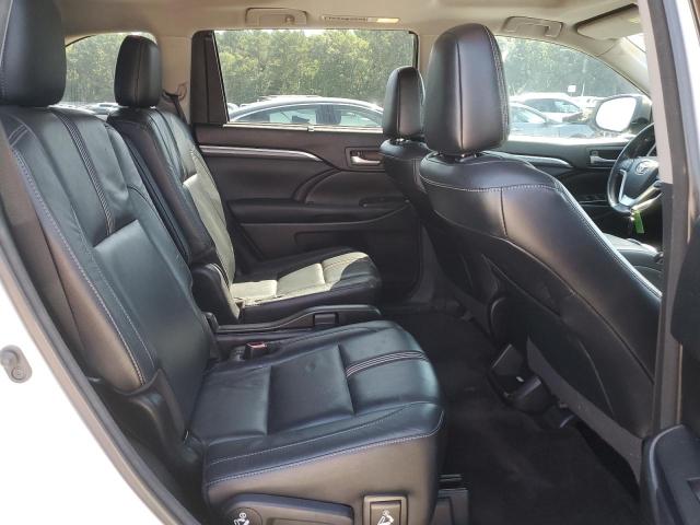 Photo 11 from auction – 2017 TOYOTA HIGHLANDER with VIN 5TDKZRFH0HS517503