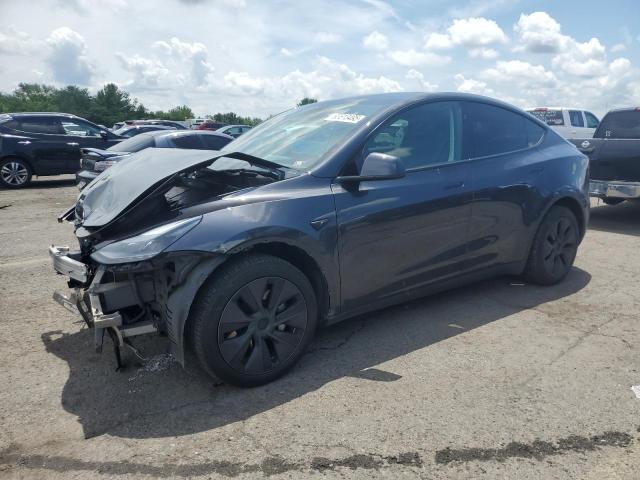 TESLA MODEL Y 2025 with VIN 7SAYGAEE2SF222975 - Photo from auction