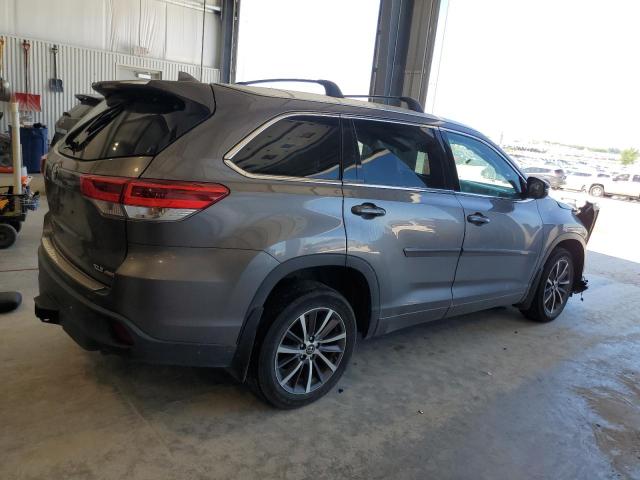 Photo 3 from auction – 2018 TOYOTA HIGHLANDER with VIN 5TDJZRFH8JS865518