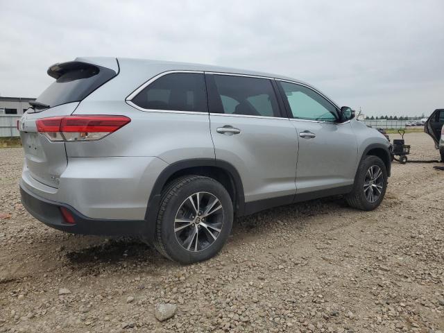 Photo 3 from auction – 2019 TOYOTA HIGHLANDER with VIN 5TDBZRFH0KS744309