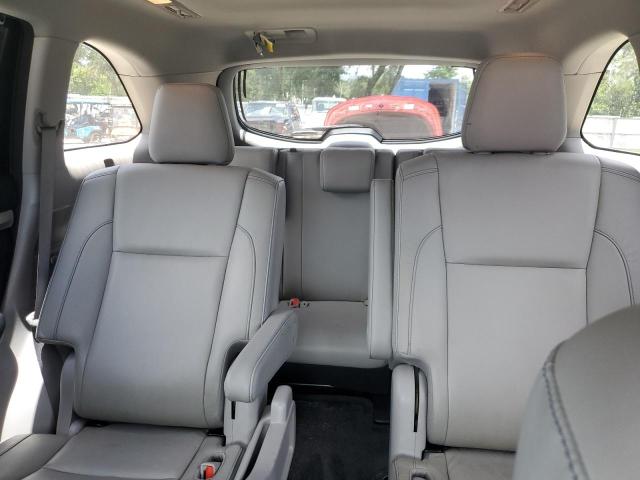 Photo 10 from auction – 2018 TOYOTA HIGHLANDER with VIN 5TDKZRFH2JS264593
