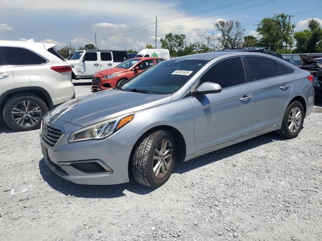 HYUNDAI SONATA SE 2017 with VIN 5NPE24AF0HH536360 - Photo from auction