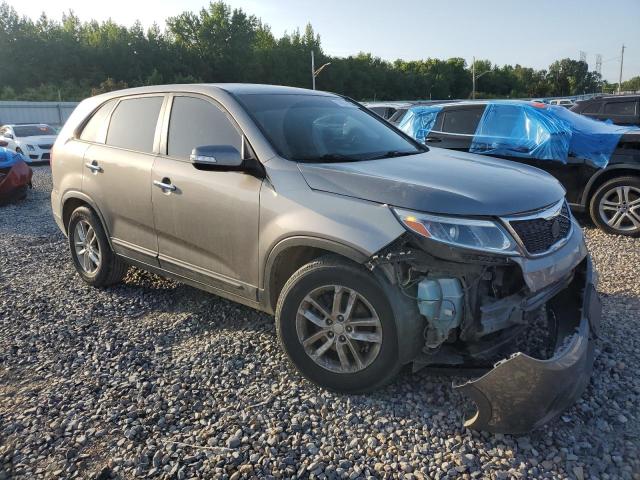 Photo 4 from auction – 2015 KIA SORENTO LX with VIN 5XYKT3A67FG591449