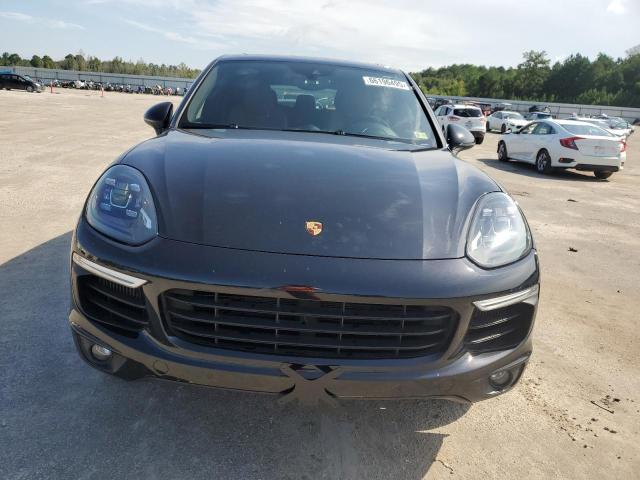 Фото 5 с аукциона – 2017 PORSCHE CAYENNE S с VIN WP1AB2A21HLA52272