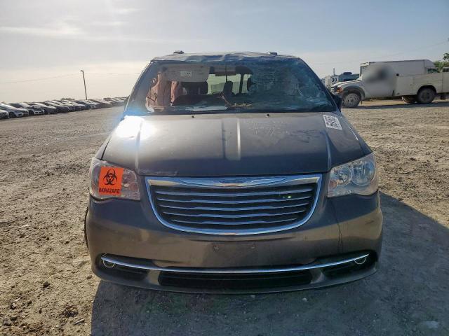 Photo 5 from auction – 2016 CHRYSLER TOWN & COU with VIN 2C4RC1BG6GR111859