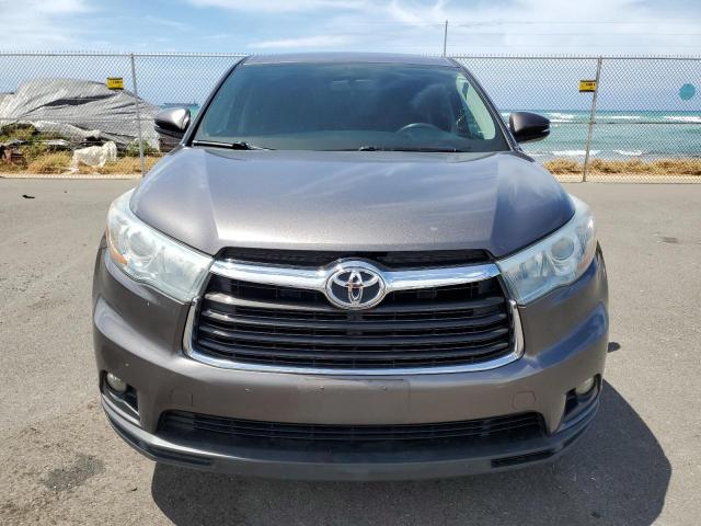 Photo 5 from auction – 2016 TOYOTA HIGHLANDER with VIN 5TDZKRFHXGS136484