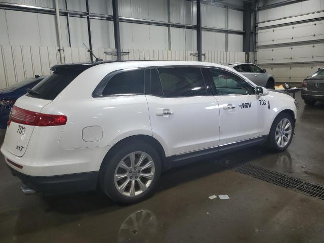 Photo 3 from auction – 2018 LINCOLN MKT with VIN 2LMHJ5AT0JBL02491