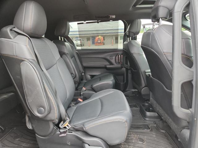 Photo 11 from auction – 2022 TOYOTA SIENNA with VIN 5TDASKFC2NS042881