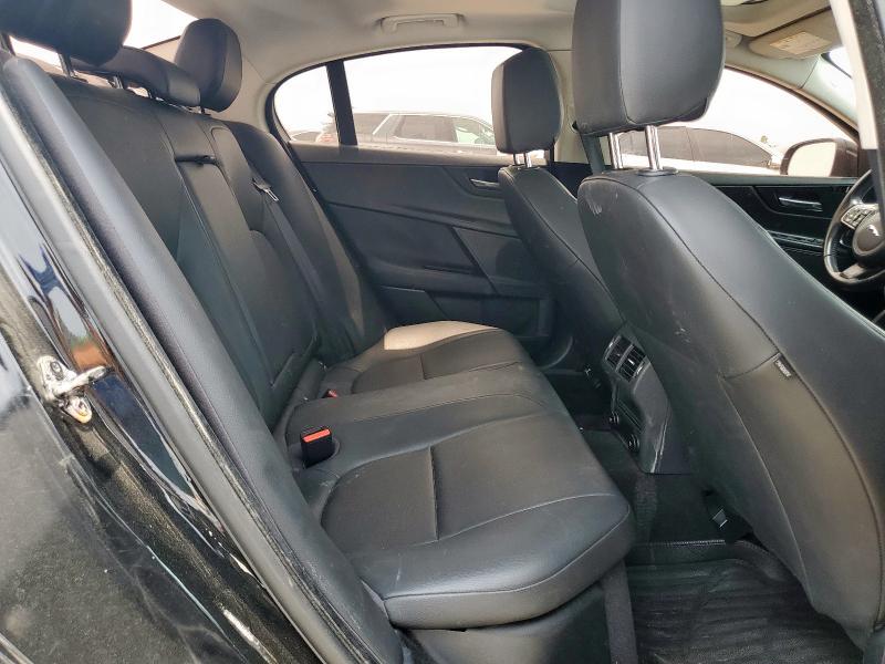 Photo 10 from auction – 2019 JAGUAR XE with VIN SAJAR4FX1KCP52850