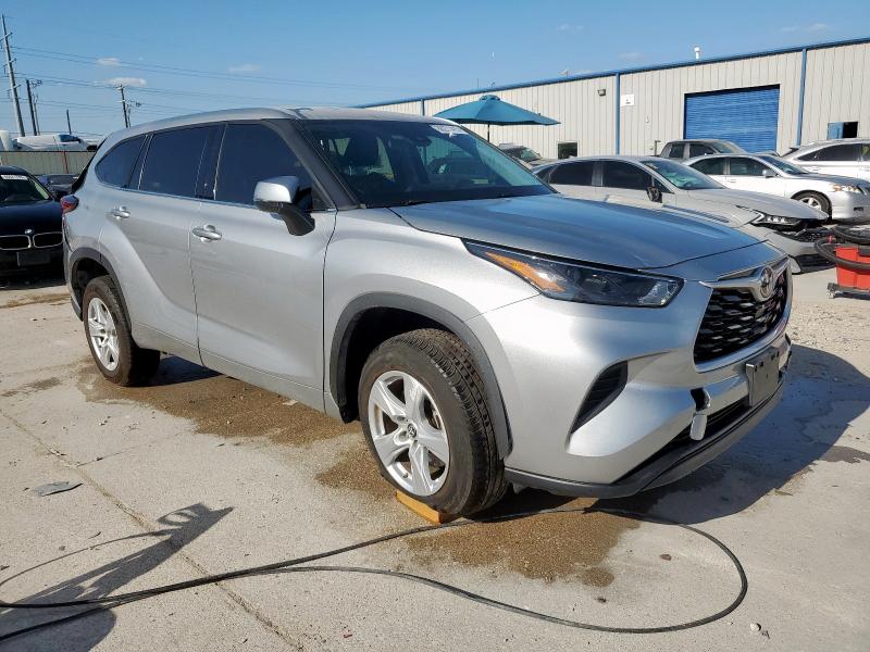Photo 4 from auction – 2022 TOYOTA HIGHLANDER with VIN 5TDCZRAHXNS099393