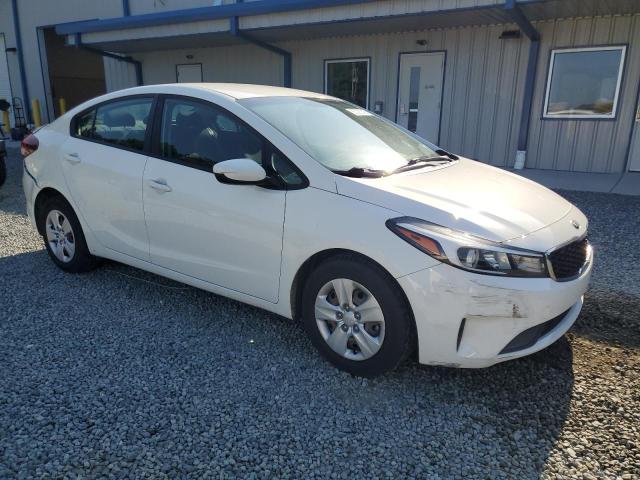 Photo 4 from auction – 2017 KIA FORTE LX with VIN 3KPFK4A77HE099300