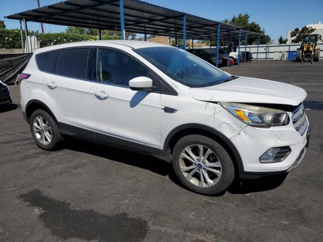 Photo 4 from auction – 2017 FORD ESCAPE SE with VIN 1FMCU9GD8HUE49795