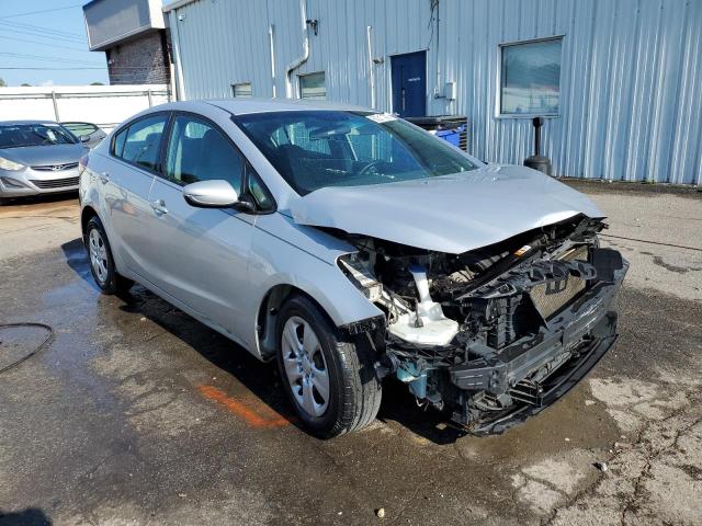 Photo 4 from auction – 2017 KIA FORTE LX with VIN 3KPFK4A70HE079017