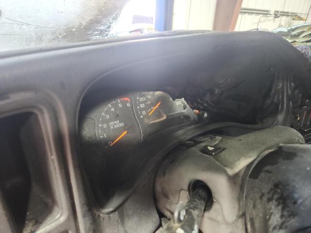 Photo 9 from auction – 2005 CHEVROLET SILVERADO with VIN 1GCEC14V75Z106747