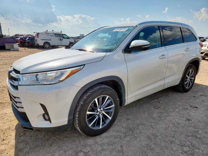 TOYOTA HIGHLANDER 2018 with VIN 5TDKZRFH0JS546957 - Photo from auction