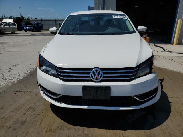 Photo 5 from auction – 2015 VOLKSWAGEN PASSAT S with VIN 1VWAT7A3XFC024744