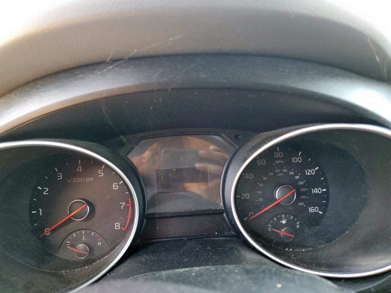 Photo 9 from auction – 2015 KIA SEDONA with VIN KNDMB5C19F6058692