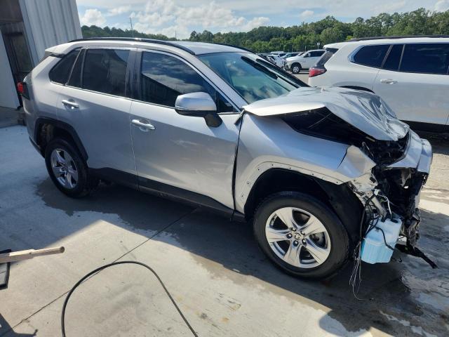 Photo 4 from auction – 2022 TOYOTA RAV4 XLE with VIN 2T3W1RFVXNW236673