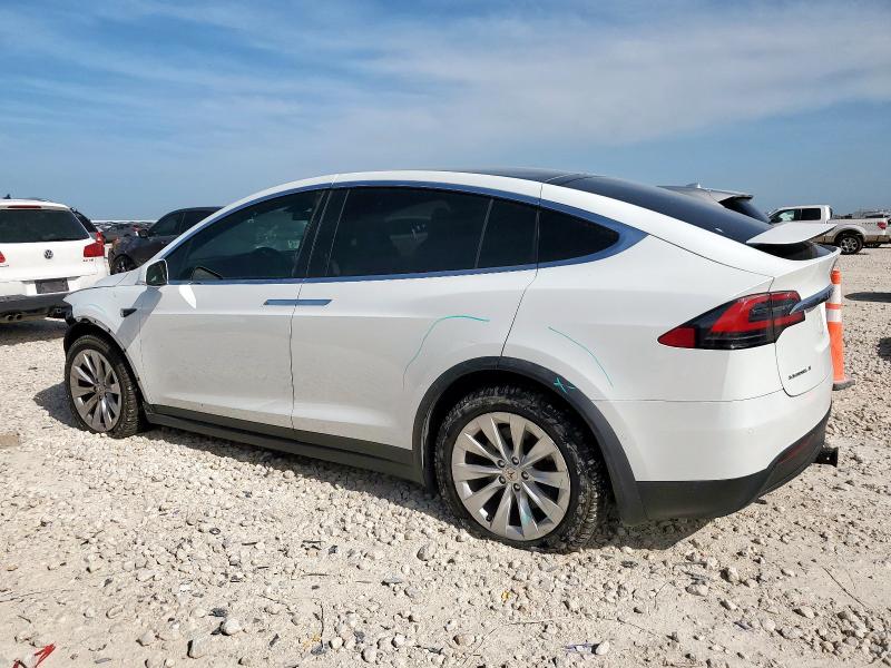 Photo 2 from auction – 2017 TESLA MODEL X with VIN 5YJXCAE22HF061675