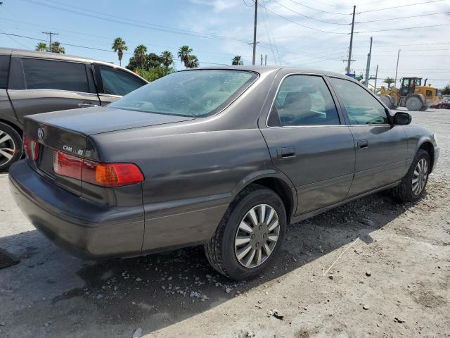 Photo 3 from auction – 2000 TOYOTA CAMRY CE with VIN 4T1BG22K6YU752932