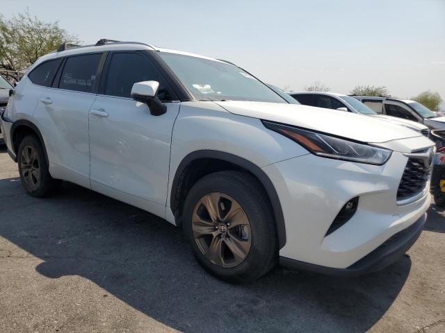 Photo 4 from auction – 2022 TOYOTA HIGHLANDER with VIN 5TDAARAH5NS514148