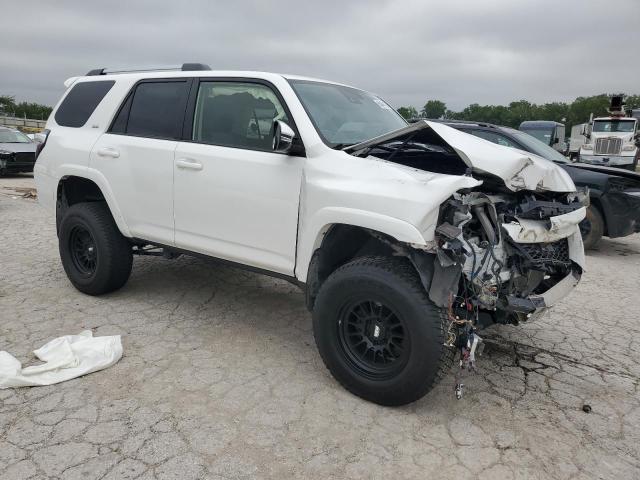 Photo 4 from auction – 2020 TOYOTA 4RUNNER SR with VIN JTEBU5JR1L5763199