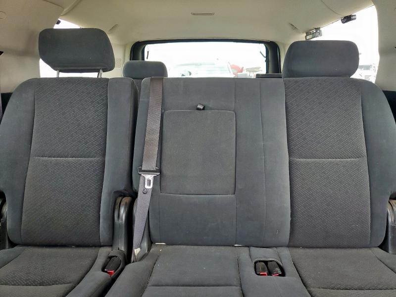 Photo 10 from auction – 2008 CHEVROLET SUBURBAN C with VIN 1GNFC16058J249955