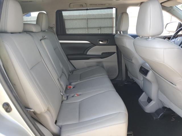 Photo 11 from auction – 2018 TOYOTA HIGHLANDER with VIN 5TDKZRFH5JS529524