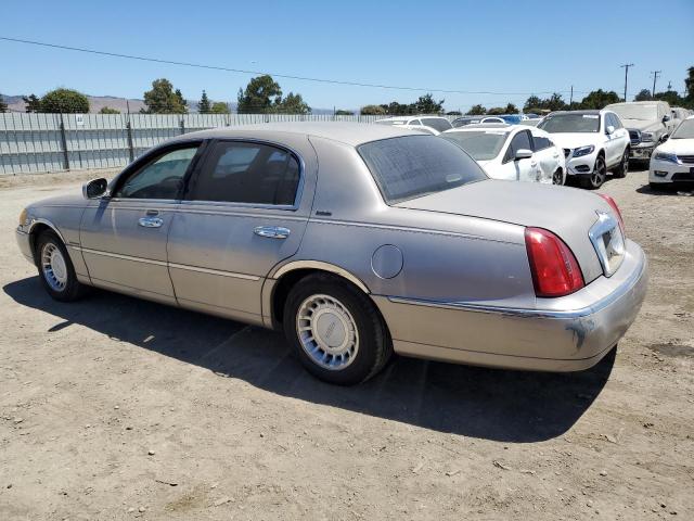 Photo 2 from auction – 2001 LINCOLN TOWN CAR E with VIN 1LNHM81W71Y622098